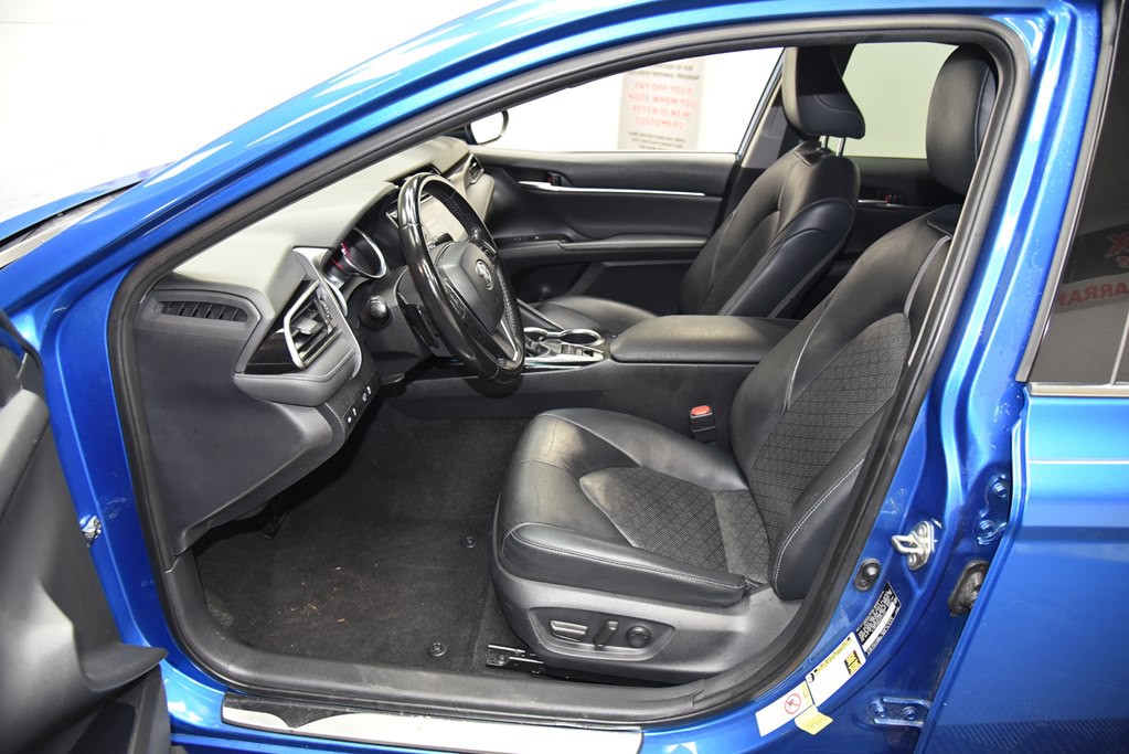 2019 Toyota Camry Image 33