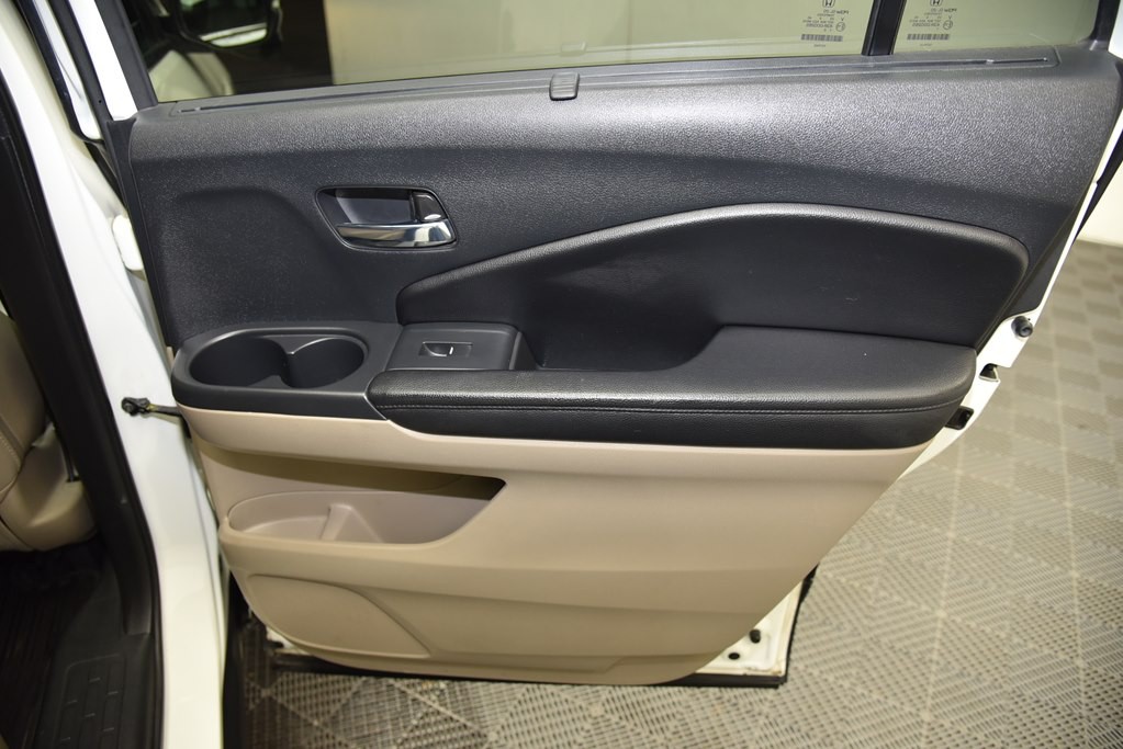 2016 Honda Pilot Image 17