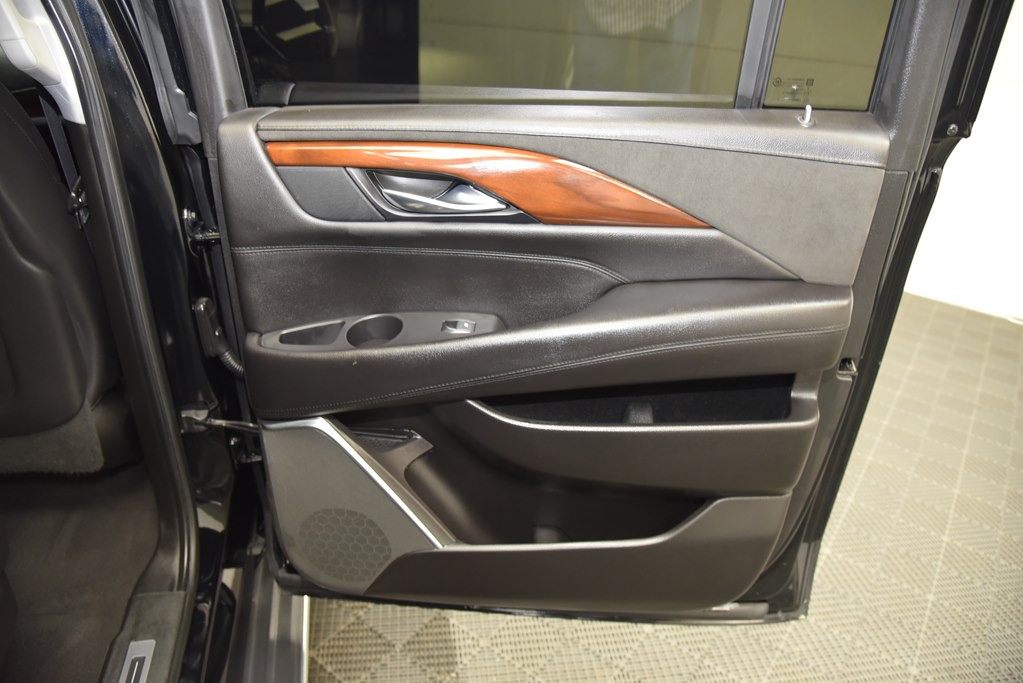2019 Cadillac Escalade Image 35