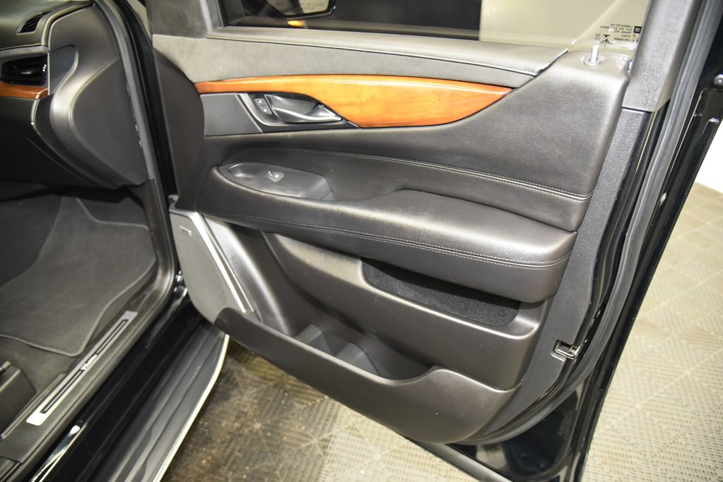 2019 Cadillac Escalade Image 37