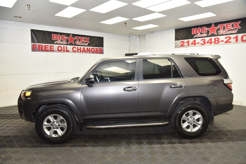 2016 Toyota 4Runner Image 2