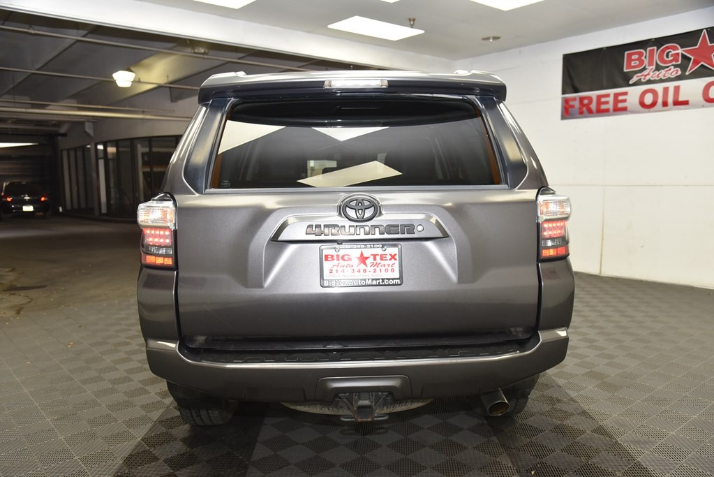 2016 Toyota 4Runner Image 4