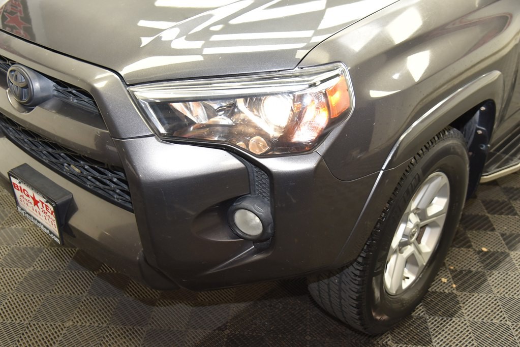 2016 Toyota 4Runner Image 9