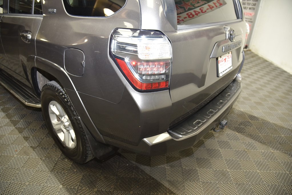 2016 Toyota 4Runner Image 12