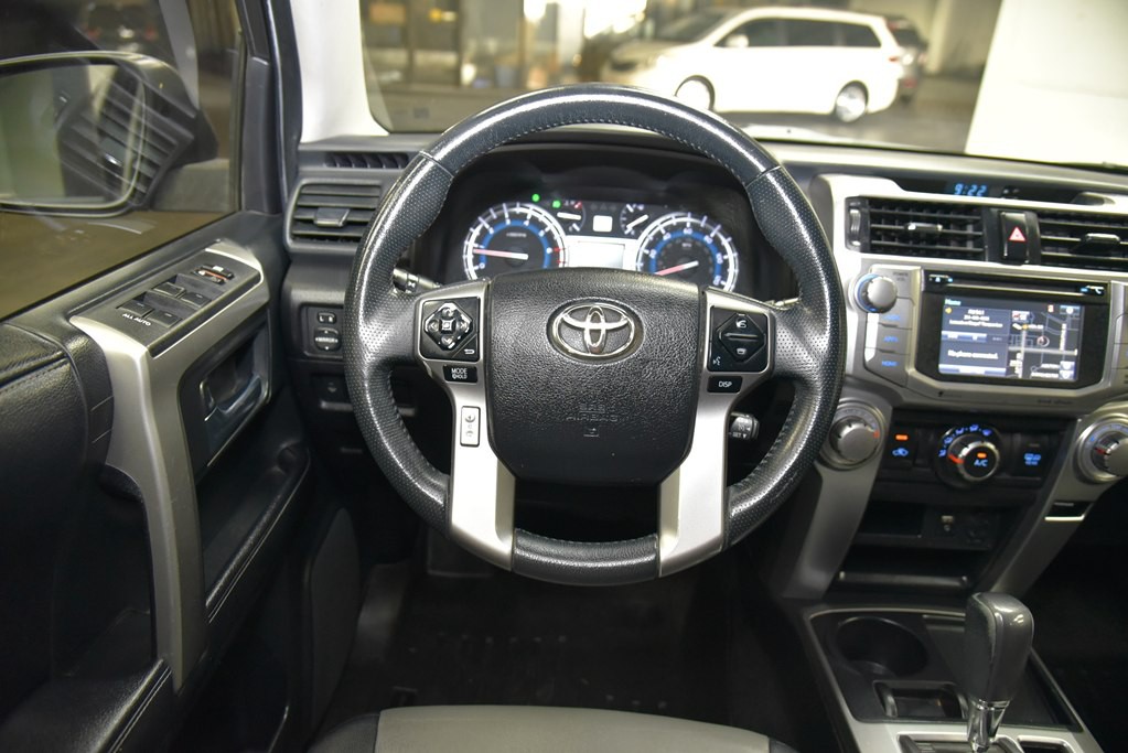 2016 Toyota 4Runner Image 18