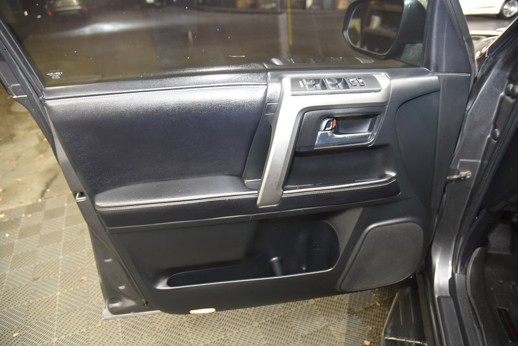 2016 Toyota 4Runner Image 23