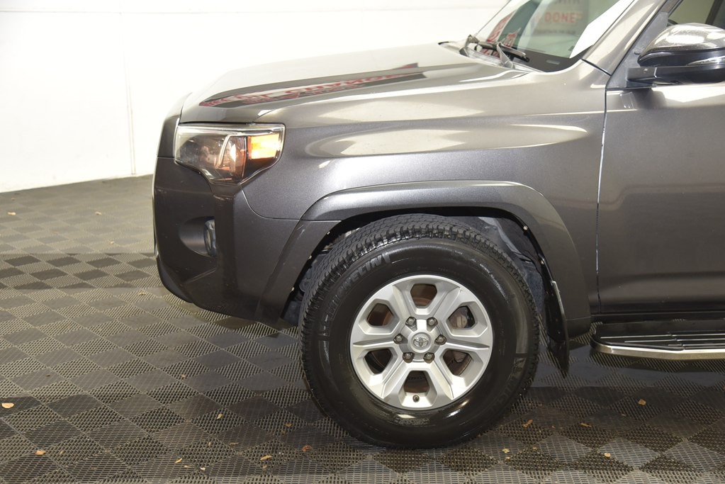 2016 Toyota 4Runner Image 27