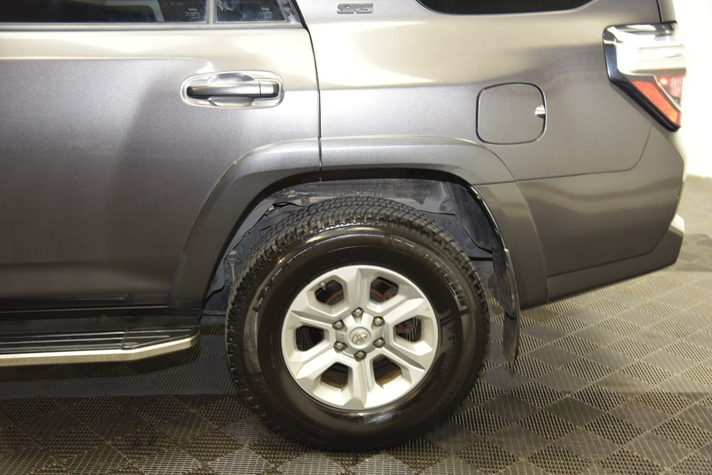 2016 Toyota 4Runner Image 28