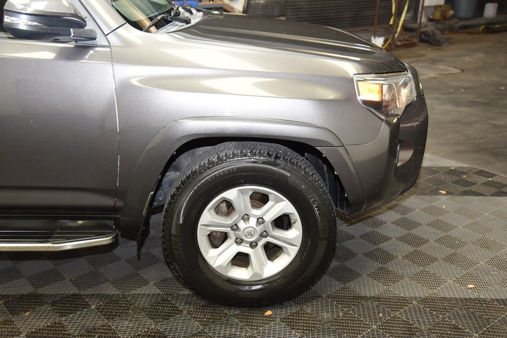 2016 Toyota 4Runner Image 30