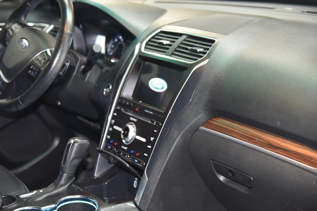 2017 Ford Explorer Image 35