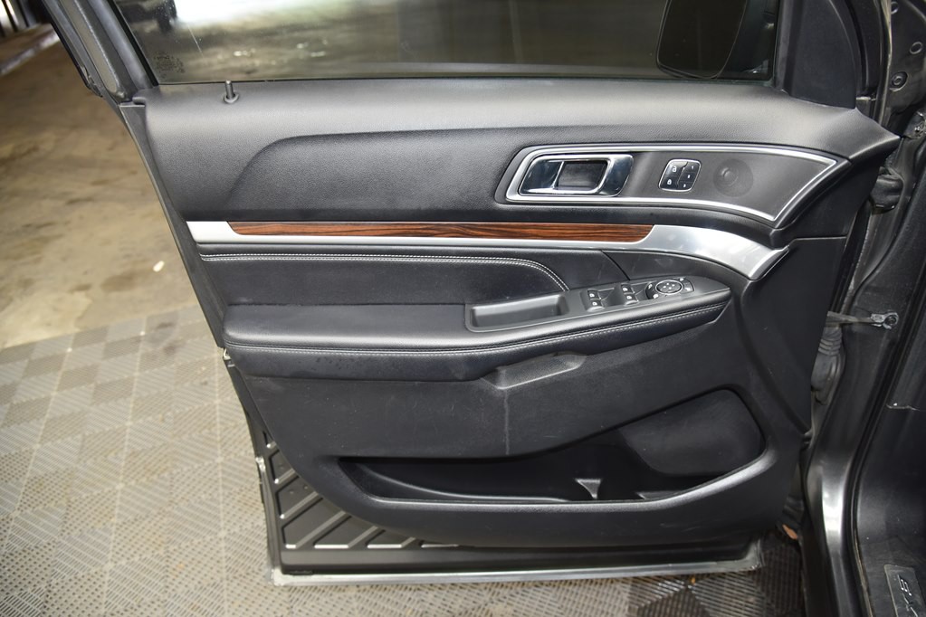 2017 Ford Explorer Image 47