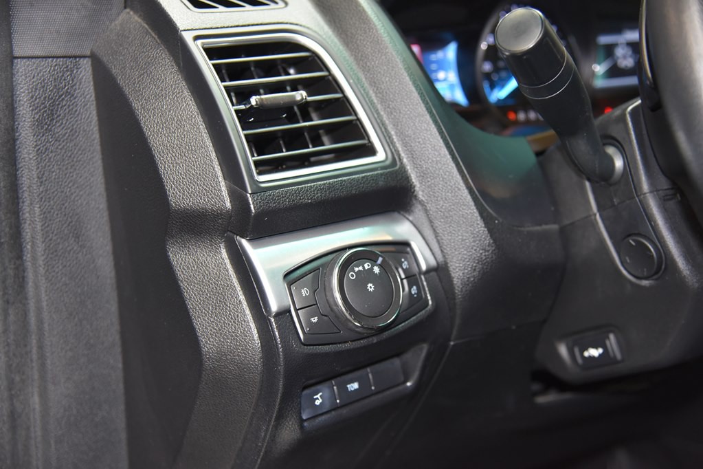 2017 Ford Explorer Image 48