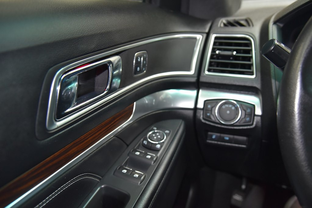 2017 Ford Explorer Image 54