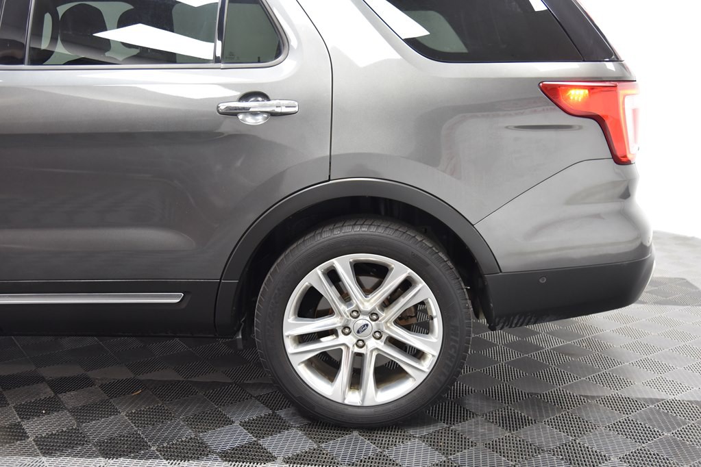 2017 Ford Explorer Image 59