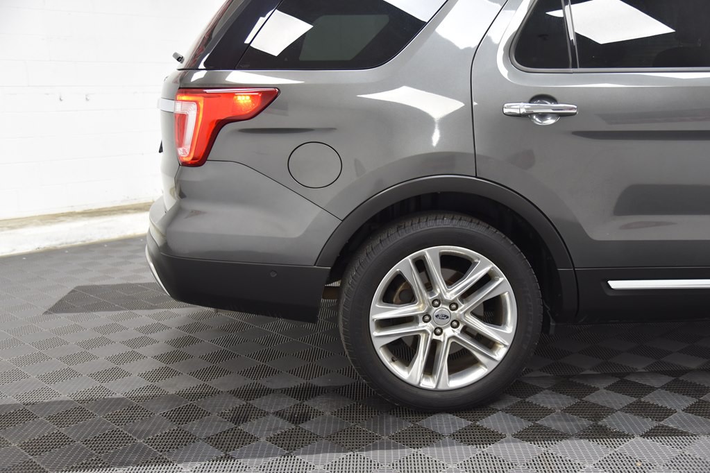 2017 Ford Explorer Image 60
