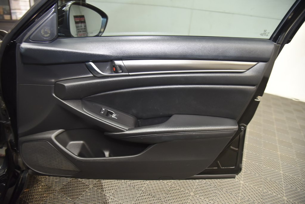 2021 Honda Accord Image 32