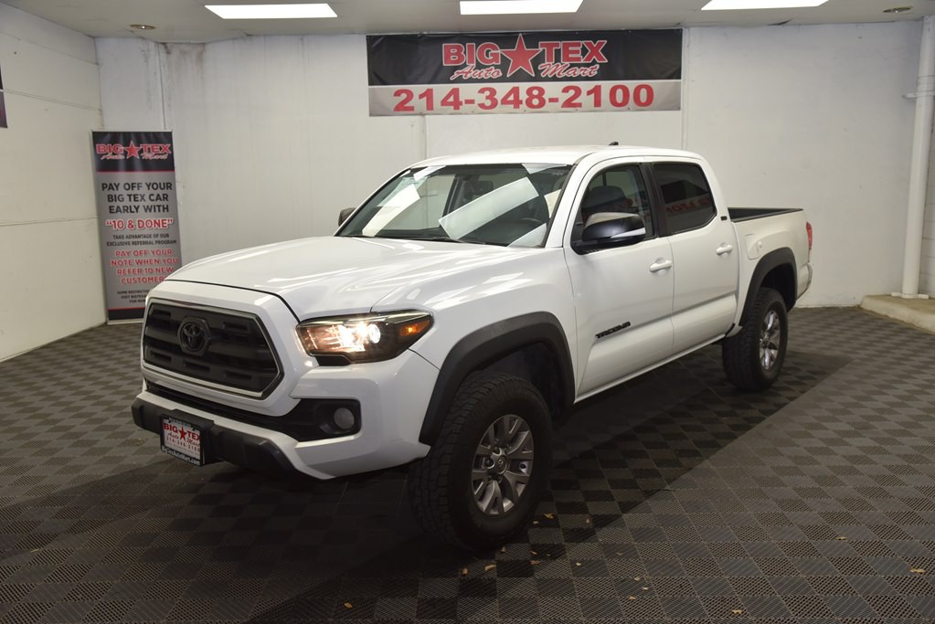 2016 Toyota Tacoma Image 1