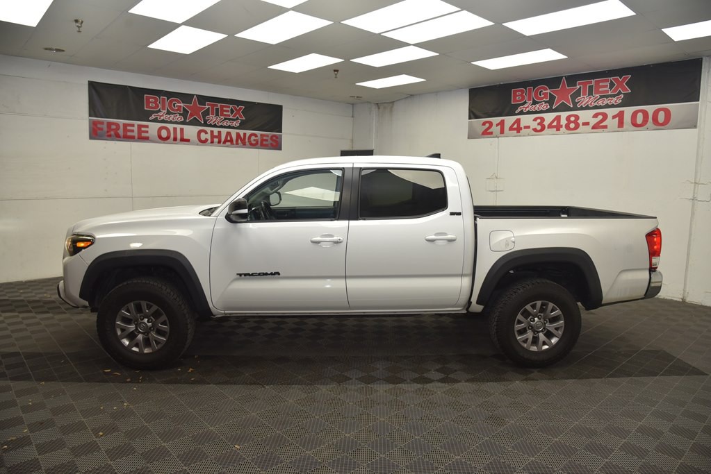 2016 Toyota Tacoma Image 2