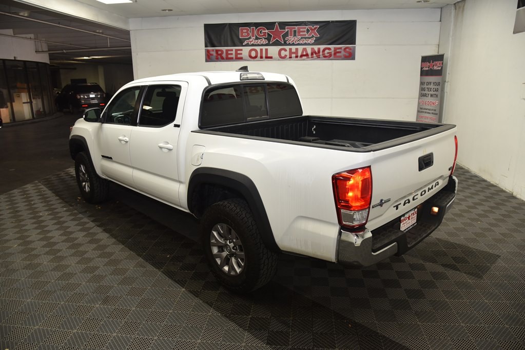 2016 Toyota Tacoma Image 3