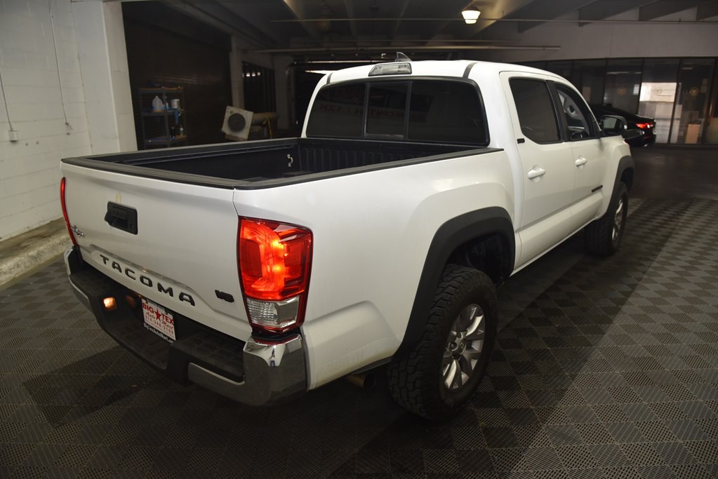 2016 Toyota Tacoma Image 5