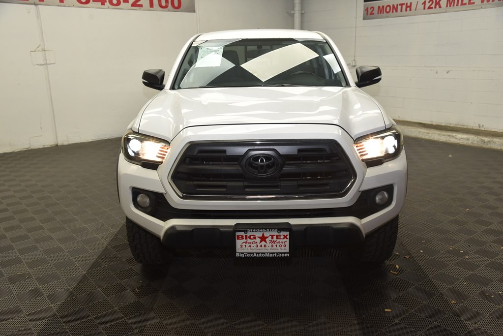 2016 Toyota Tacoma Image 8