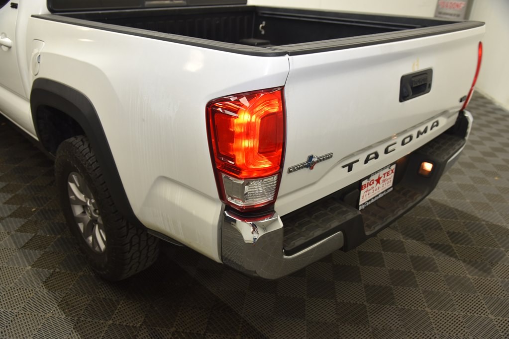 2016 Toyota Tacoma Image 11
