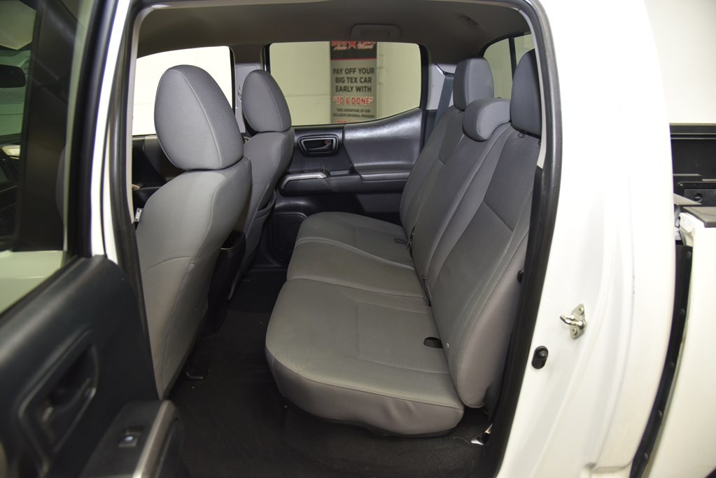 2016 Toyota Tacoma Image 13