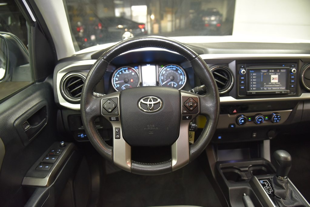 2016 Toyota Tacoma Image 17