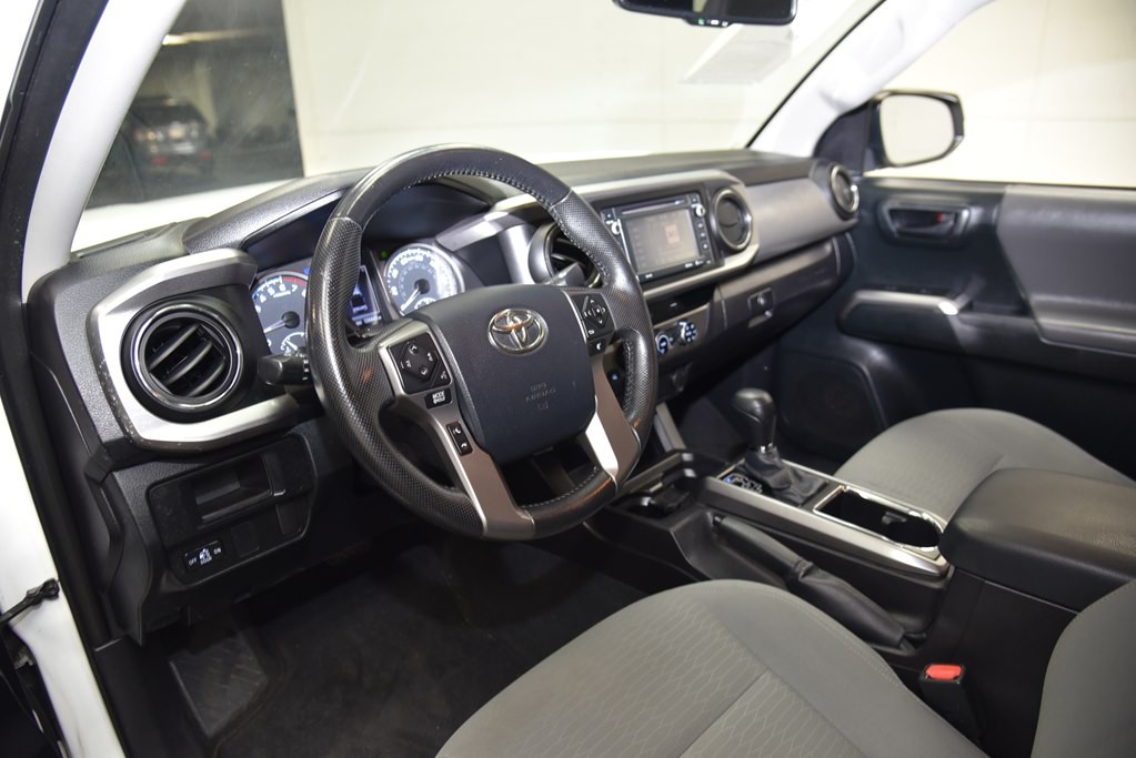 2016 Toyota Tacoma Image 19