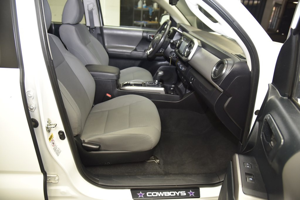 2016 Toyota Tacoma Image 22