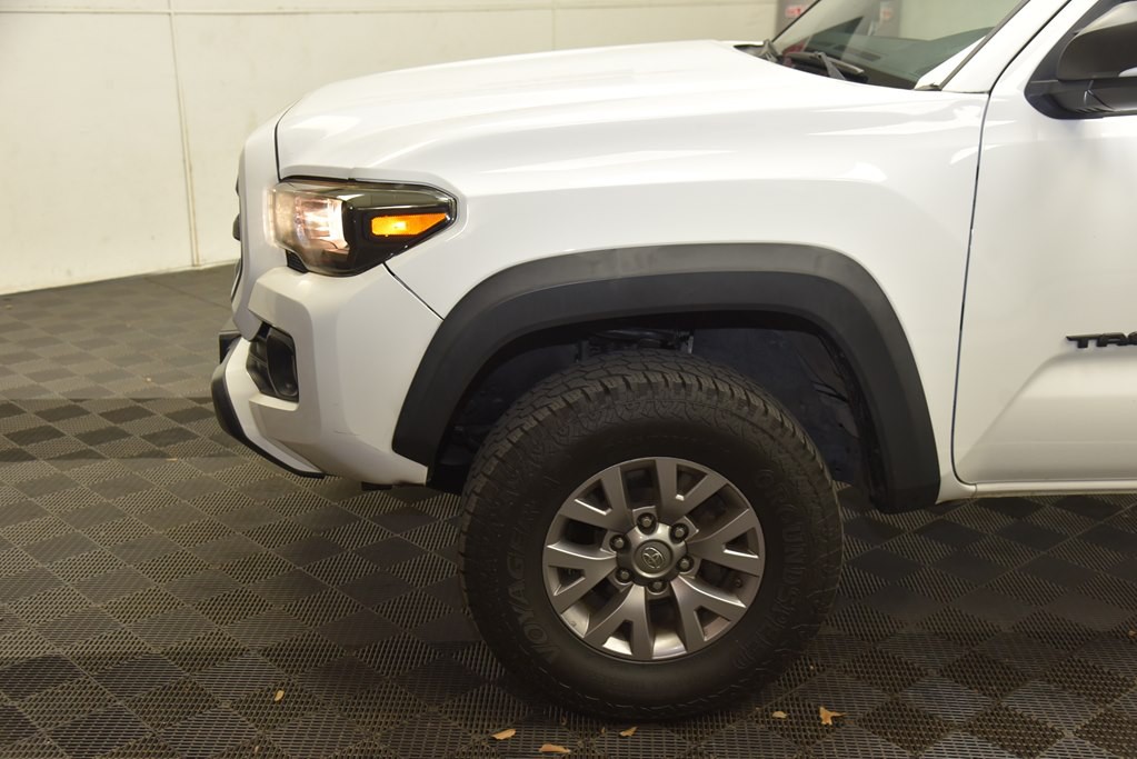 2016 Toyota Tacoma Image 25
