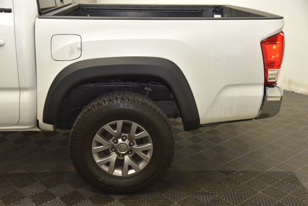 2016 Toyota Tacoma Image 26