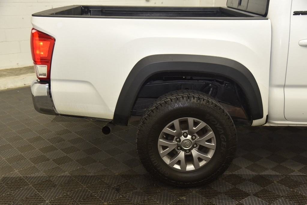 2016 Toyota Tacoma Image 27