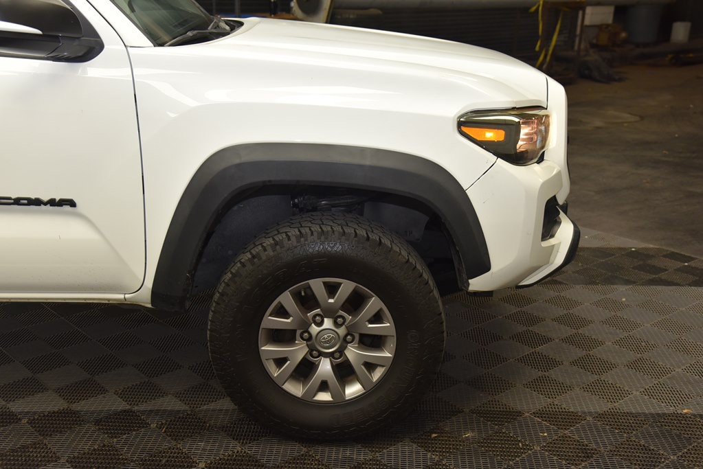 2016 Toyota Tacoma Image 28