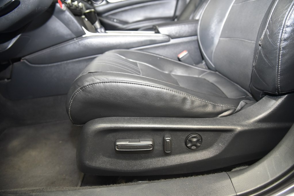 2019 Honda Accord Image 24