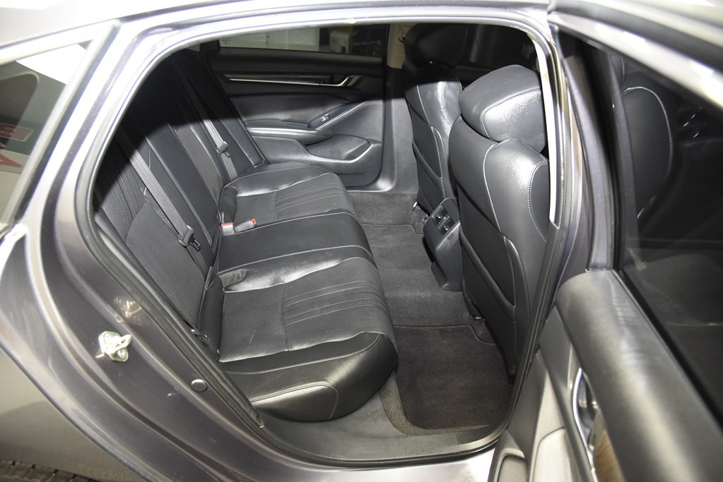 2019 Honda Accord Image 25