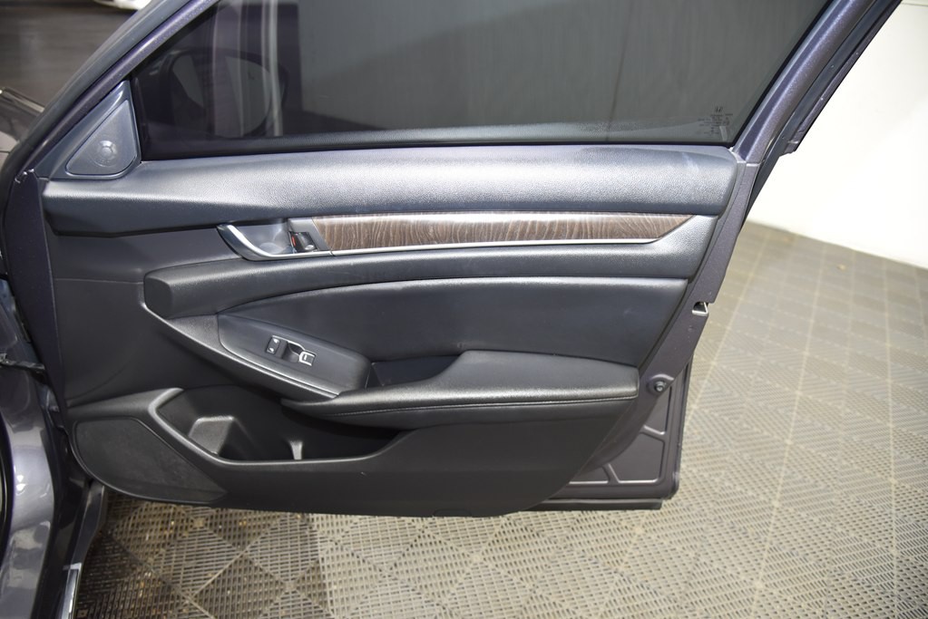 2019 Honda Accord Image 30