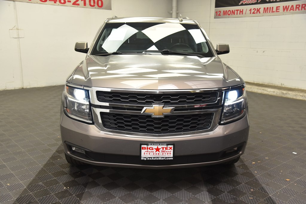 2017 Chevrolet Suburban Image 12