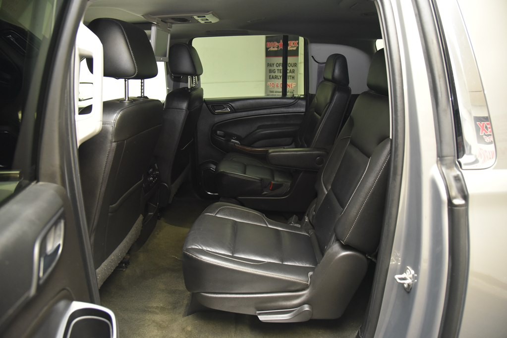 2017 Chevrolet Suburban Image 16