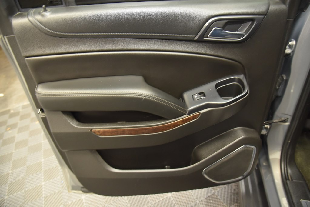 2017 Chevrolet Suburban Image 19