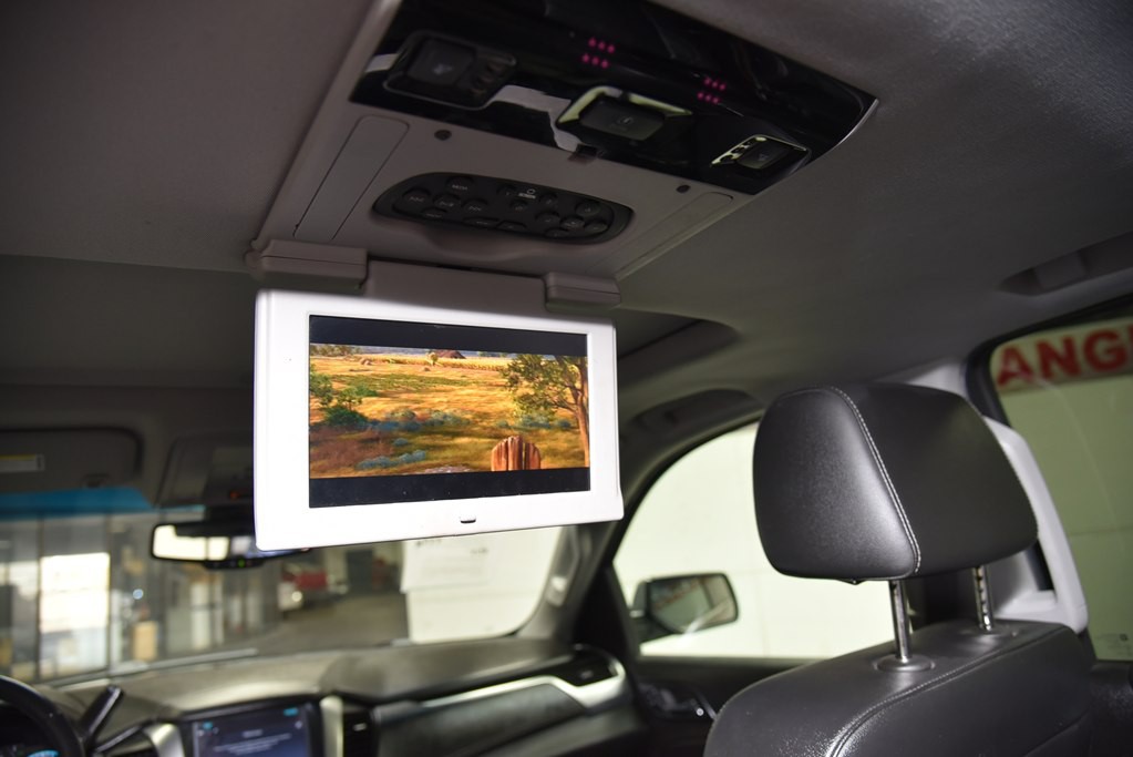 2017 Chevrolet Suburban Image 20