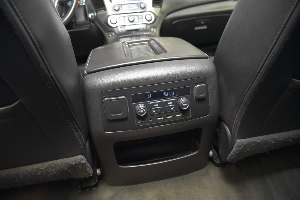 2017 Chevrolet Suburban Image 23