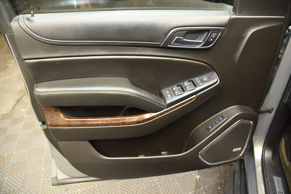 2017 Chevrolet Suburban Image 27
