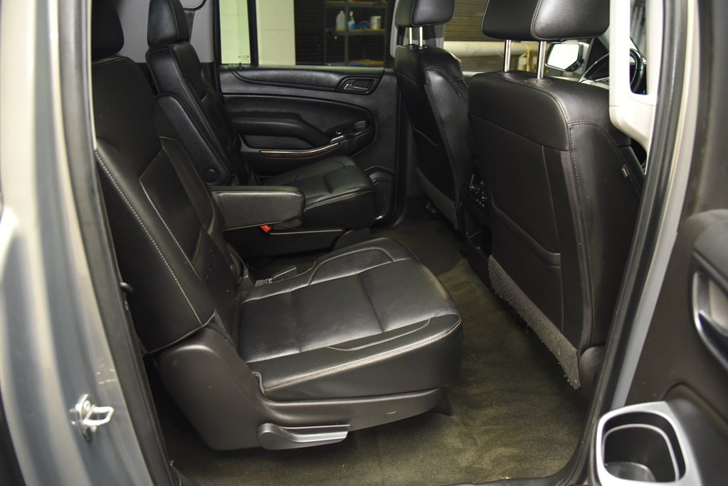 2017 Chevrolet Suburban Image 30