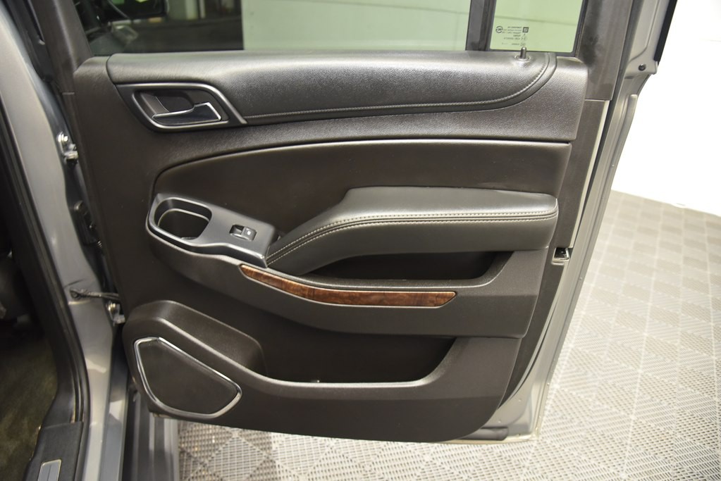 2017 Chevrolet Suburban Image 31