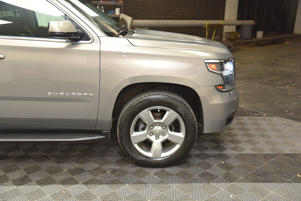 2017 Chevrolet Suburban Image 38