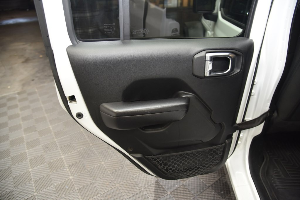 2020 Jeep Gladiator Image 25
