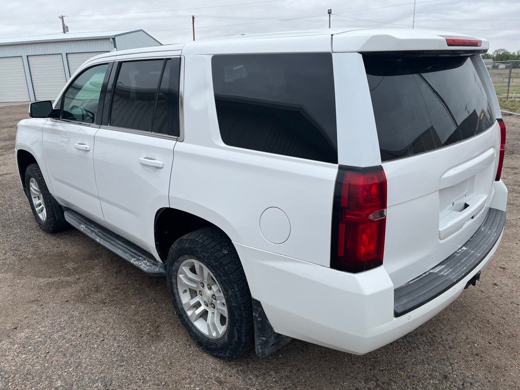 2015 Chevrolet Tahoe Image 2