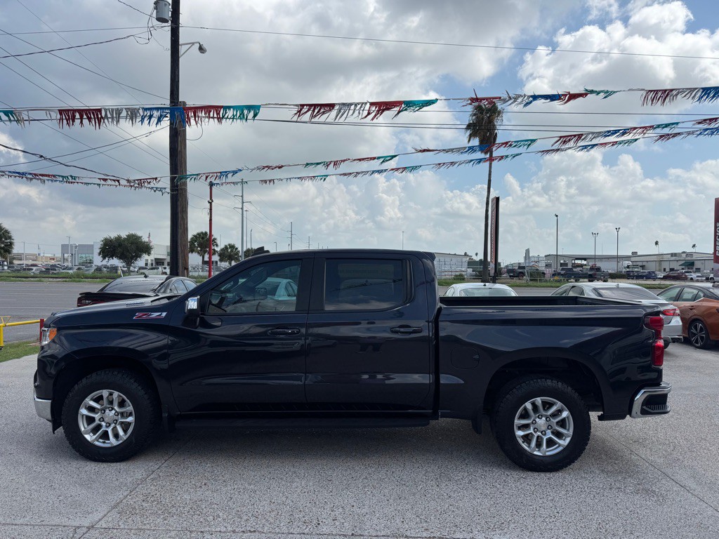2022 Chevrolet Silverado 1500 Image 2