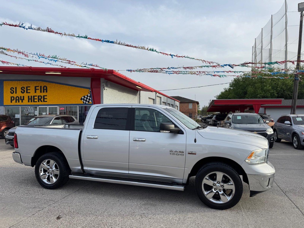 2015 RAM 1500 Image 3